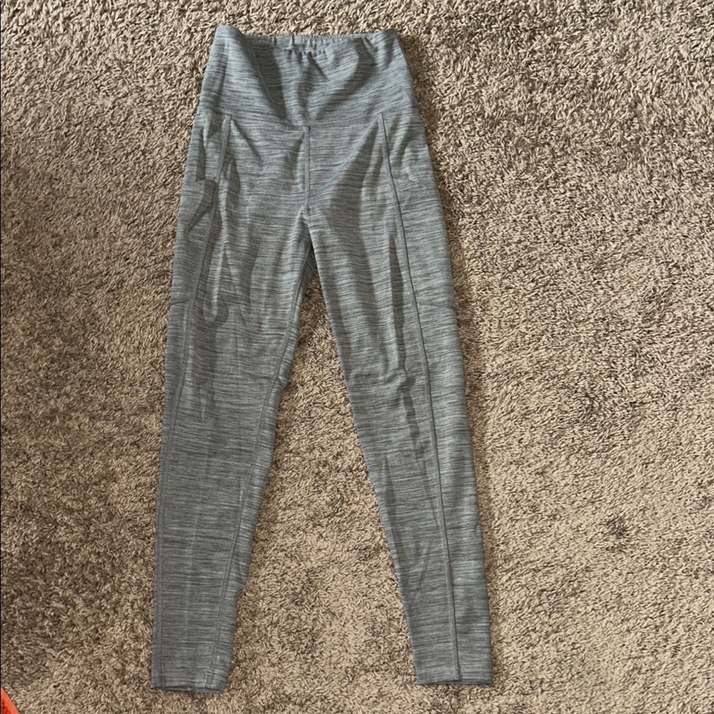 American Eagle Women’s Gray High-Waisted Leggings With Pockets